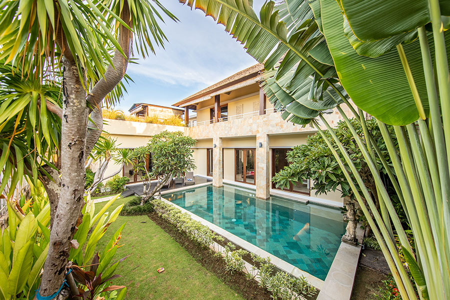 houses with pool on waiheke island